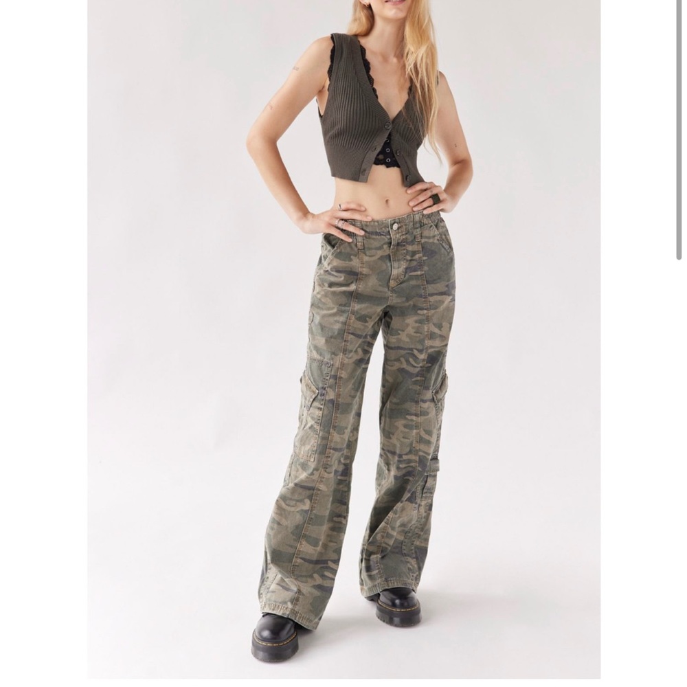 COPY - Urban Outfitters Y2K Camo Cargo Pants
